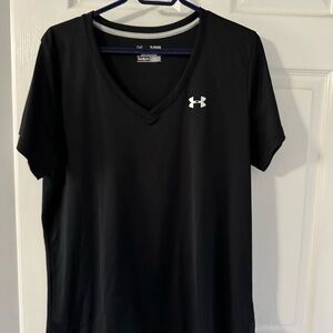 Black crew neck Under Armour tshirt